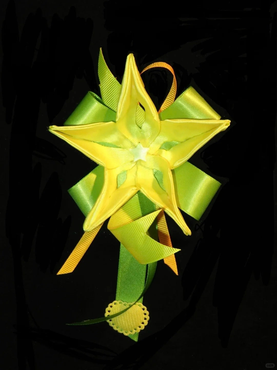 Hand-folded Star Fruit Ribbon Corsage Brooch