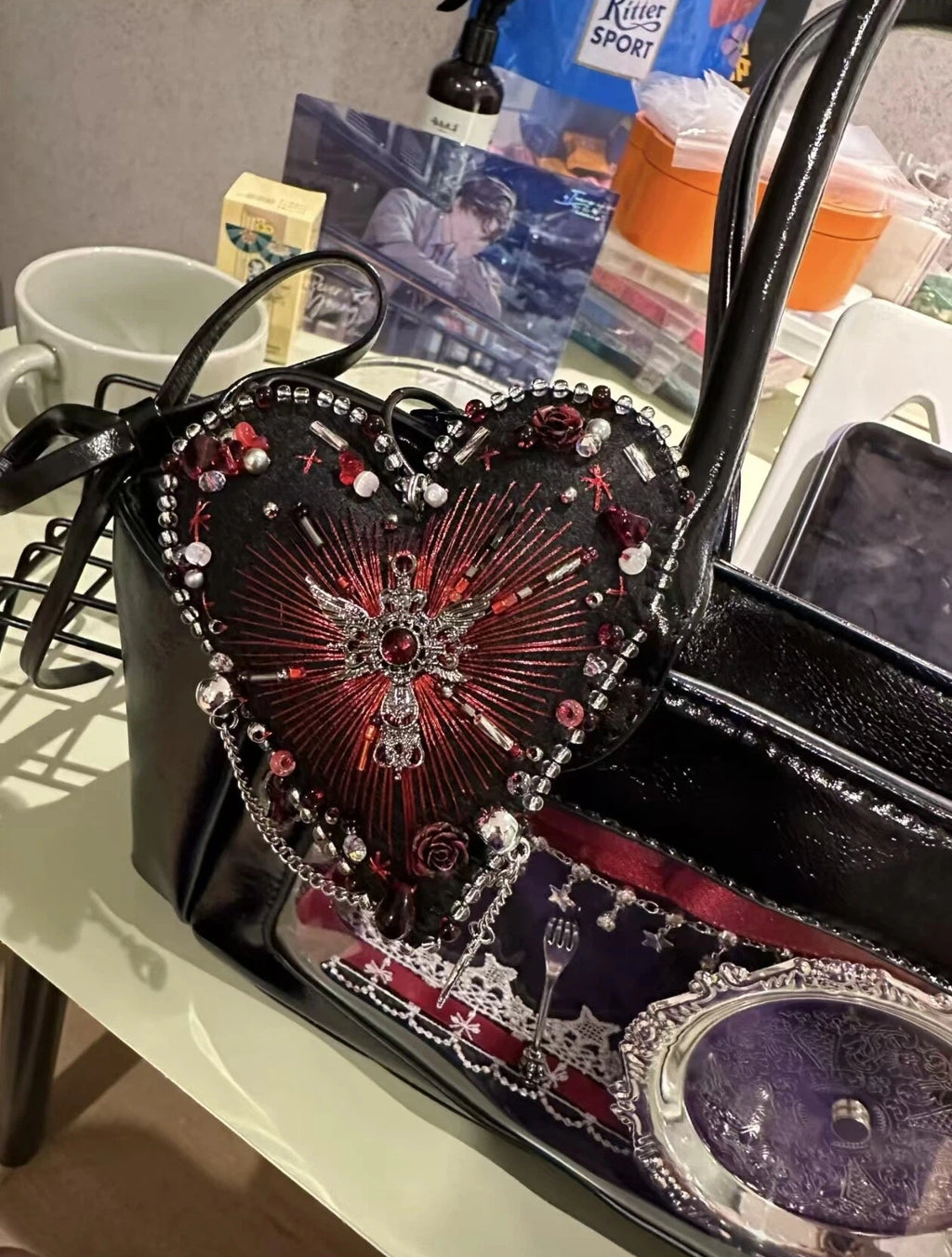 Retro Gothic Handcrafted Felt Heart Charm for Backpacks and Keys