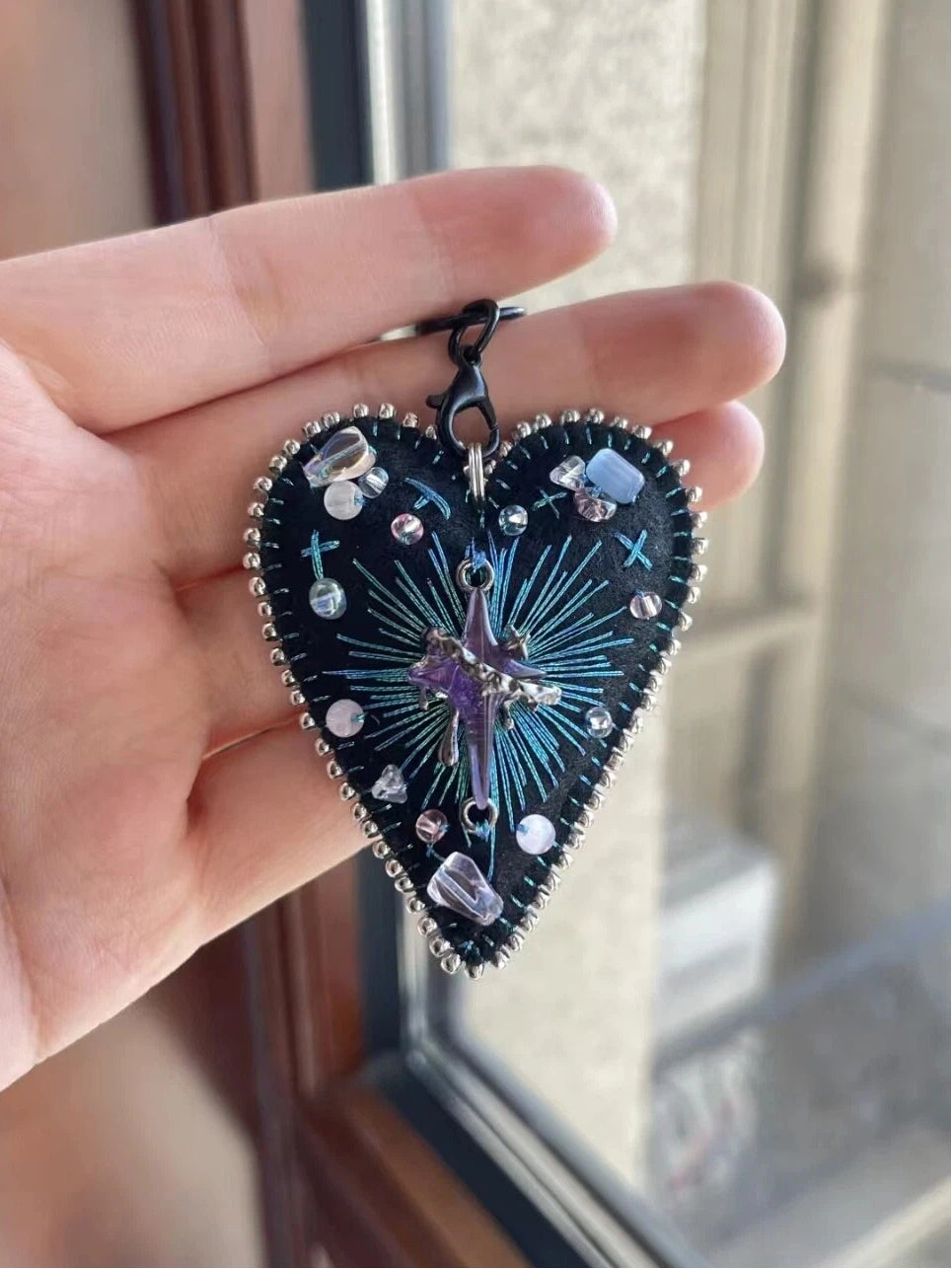 Sparkling Bead Decorated Black Heart Felt Key Ring Accessory