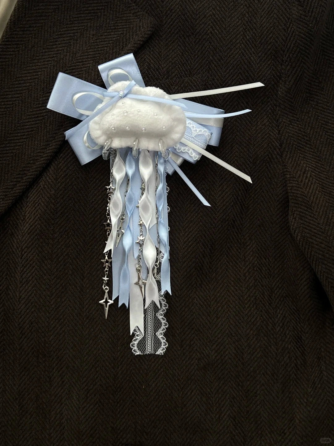 Sweet Sky Theme White Blue Ribbon Cloud Tassel Decorative Lapel Pin