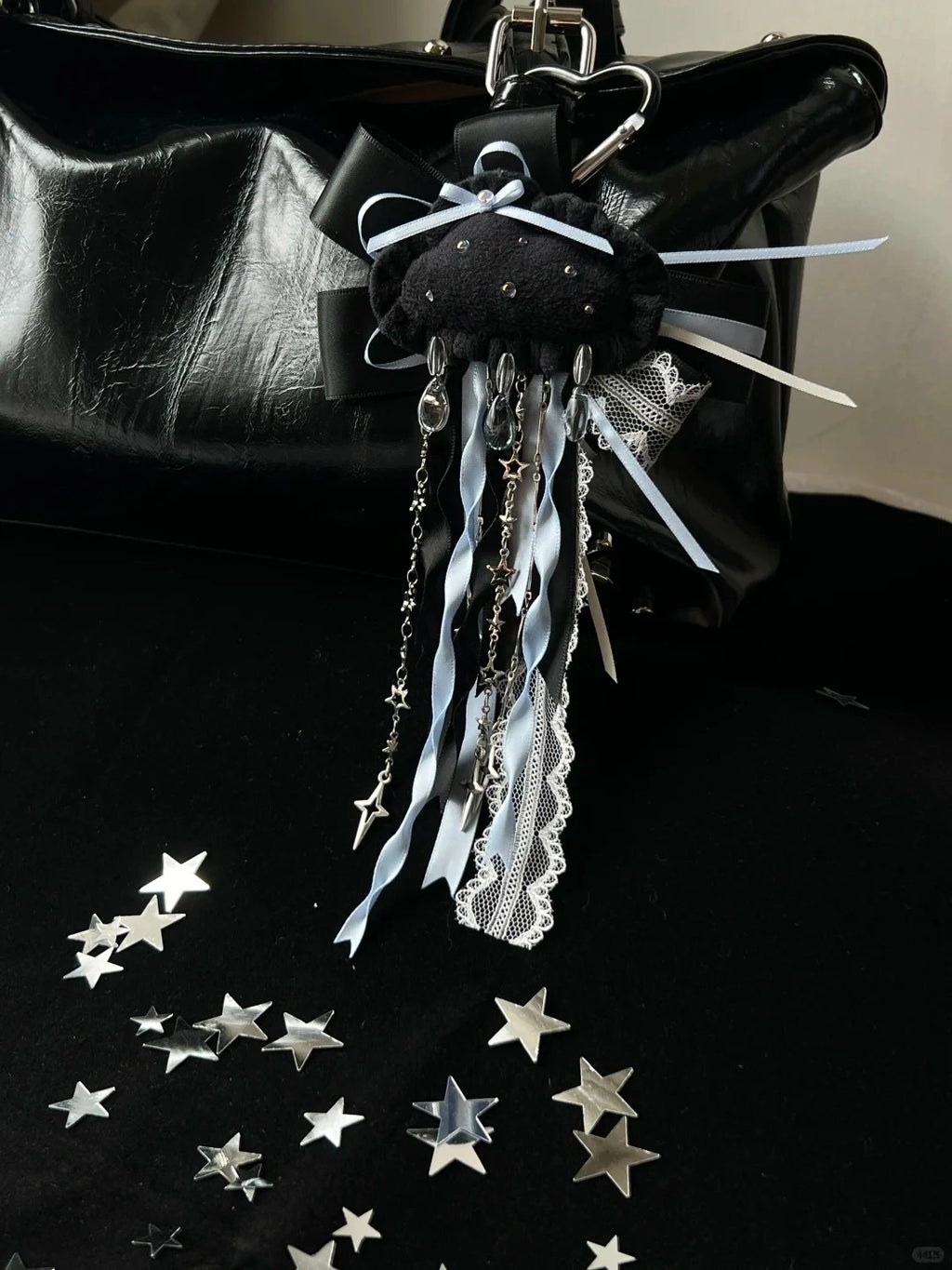 Sweet Sky Theme White Blue Ribbon Cloud Tassel Decorative Lapel Pin