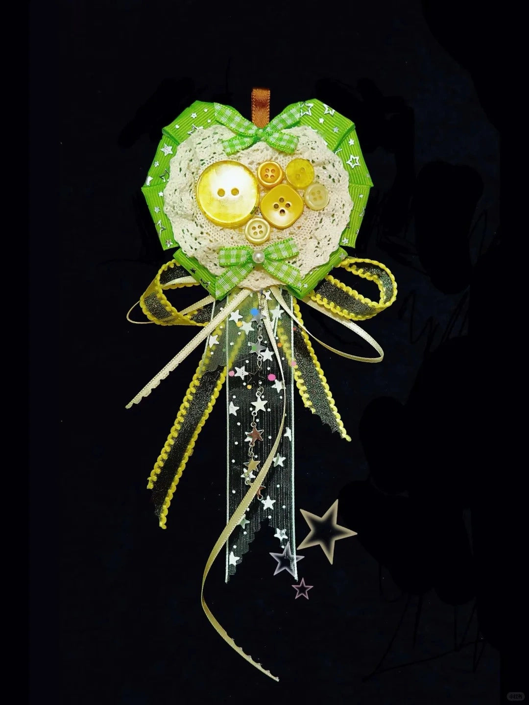 Fresh Green Heart Lace Button Decor Handmade Corsage Brooch